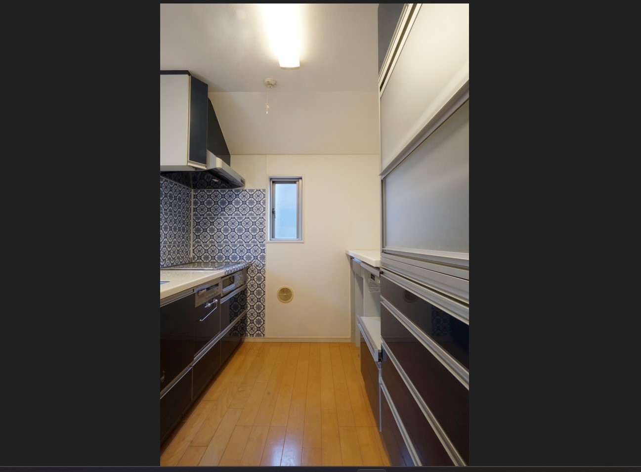 ■ 食器棚が充実しているキッチン イメージ
